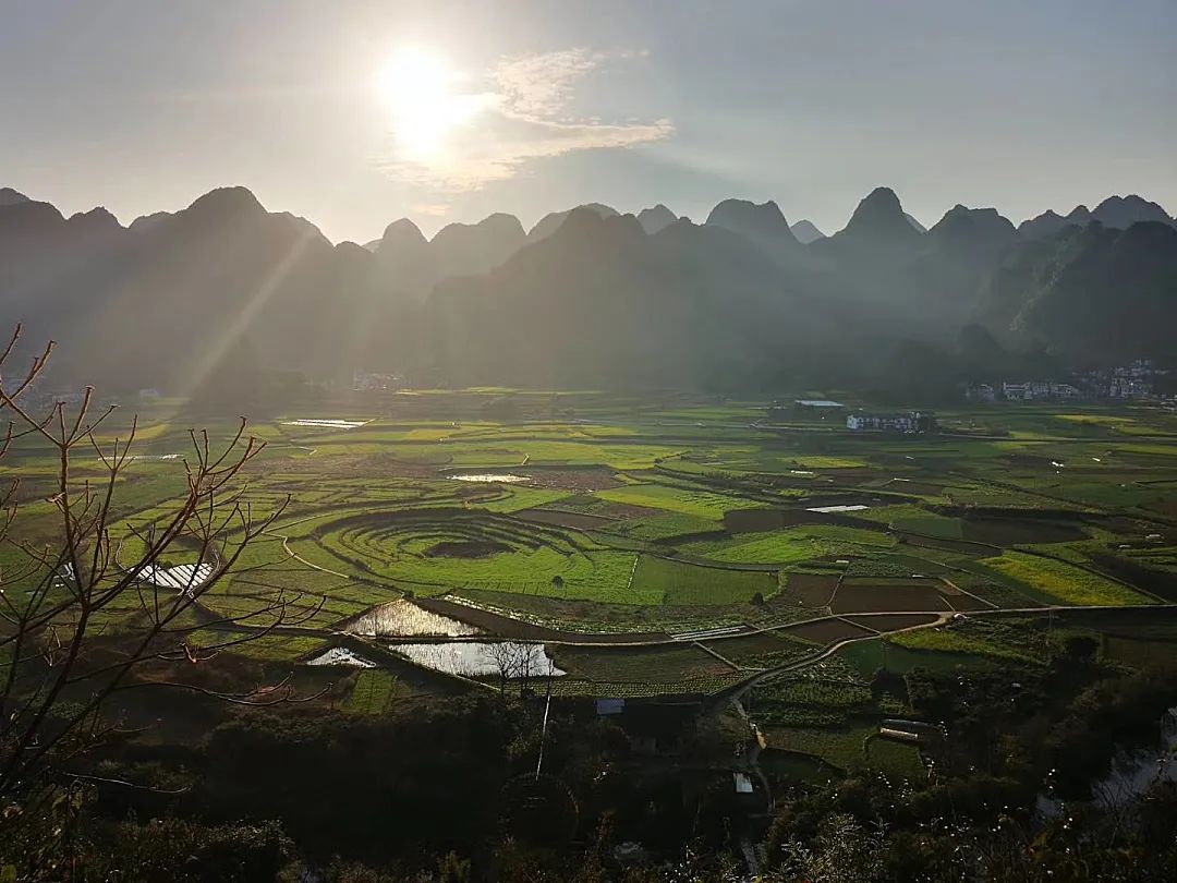 后背包客时代 | 上天下海，爬遍群山跳过水，我在追寻25岁的限定美好