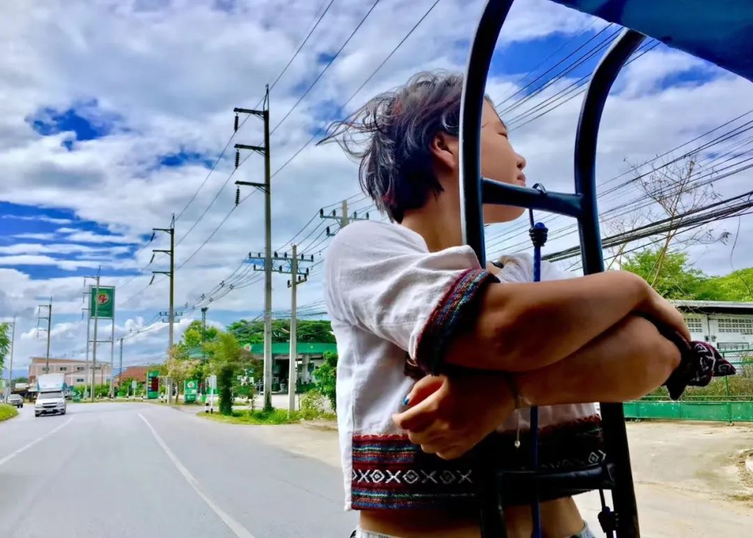 后背包客时代 | 上天下海，爬遍群山跳过水，我在追寻25岁的限定美好