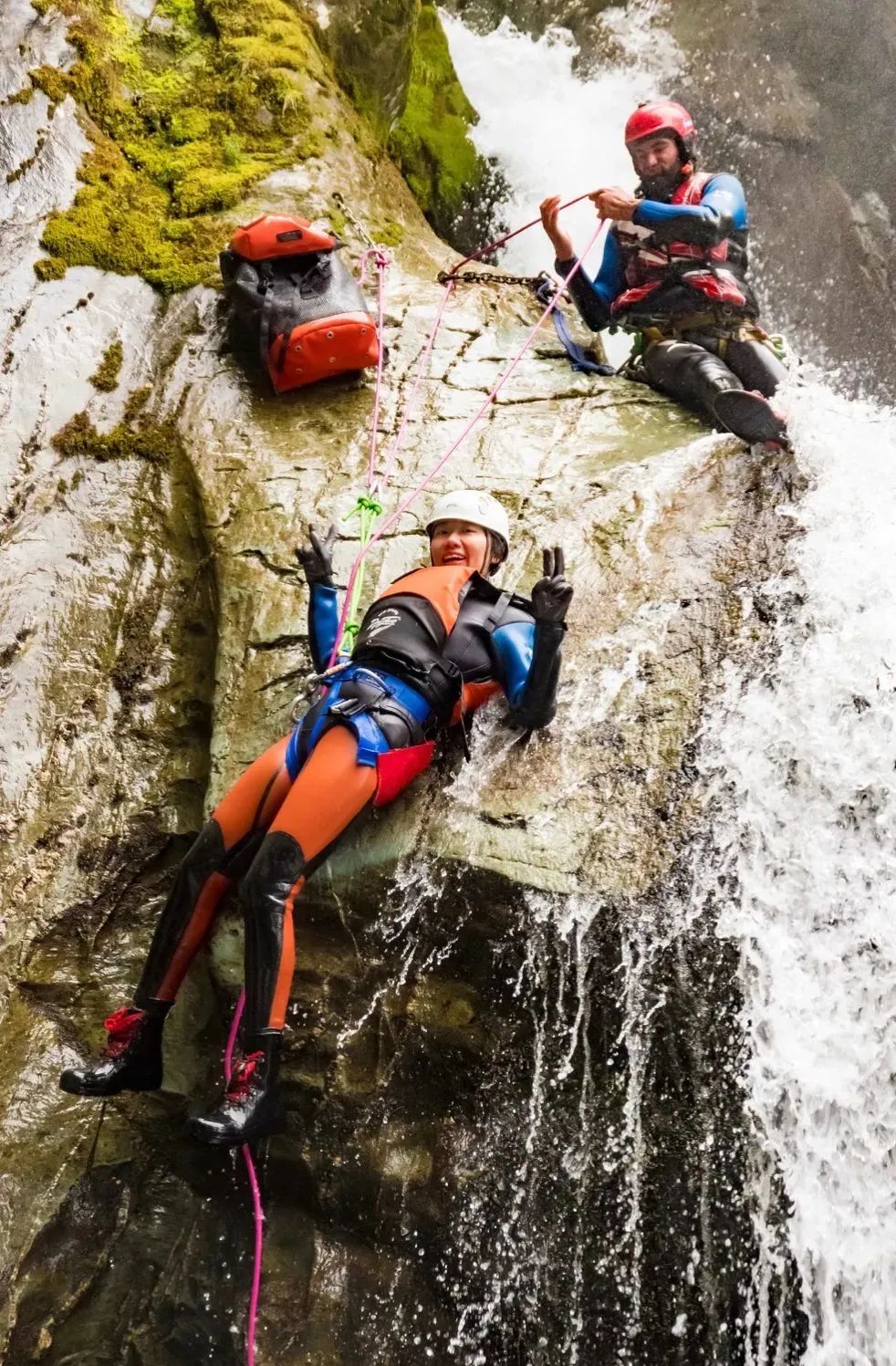 在联合国自然遗产里飞檐走壁 | 路特本雨林溪降Canyoning