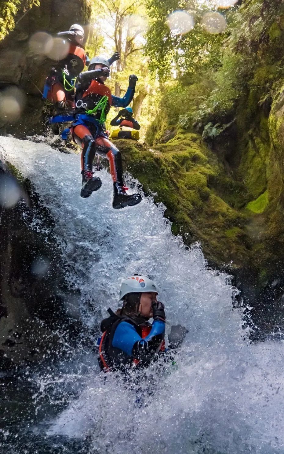 在联合国自然遗产里飞檐走壁 | 路特本雨林溪降Canyoning