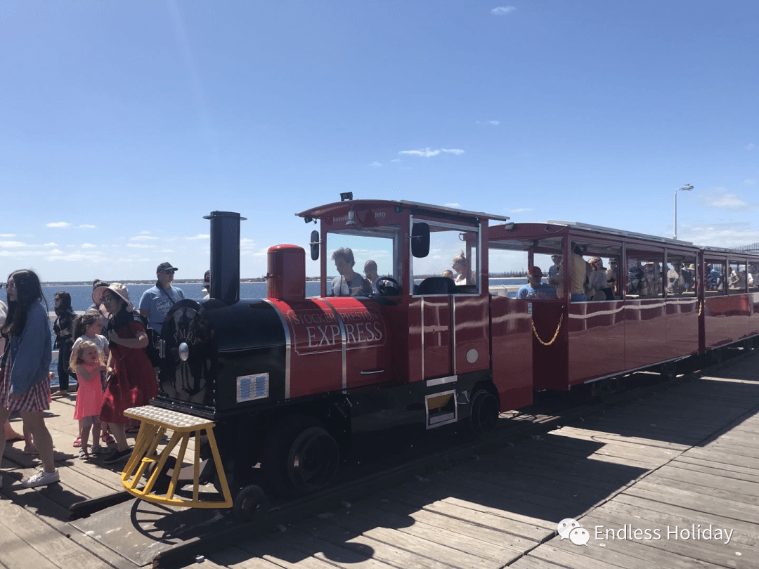 西澳Busselton：驶去天空的海上小火车