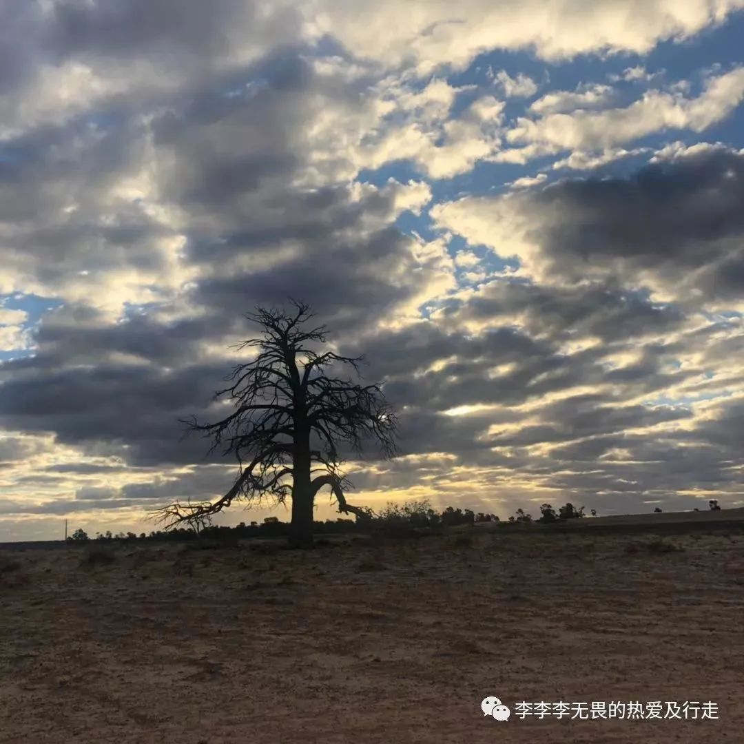 一人一辆车一次冒险在土澳行驶过的2000km＋