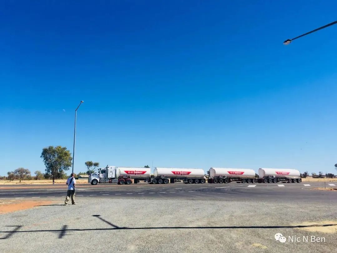 纵贯澳洲大陆中心，3065KM,87号公路，Adelaide to Darwin