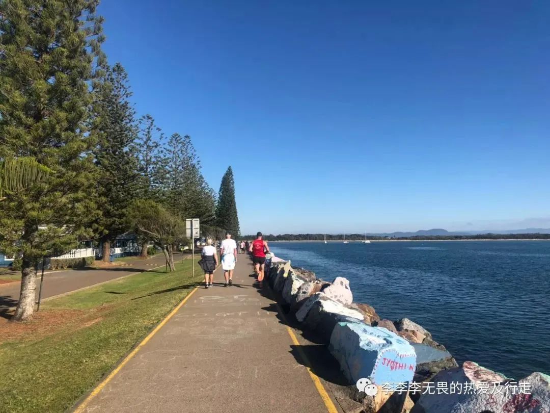 一人一辆车一次冒险在土澳行驶过的2000km＋