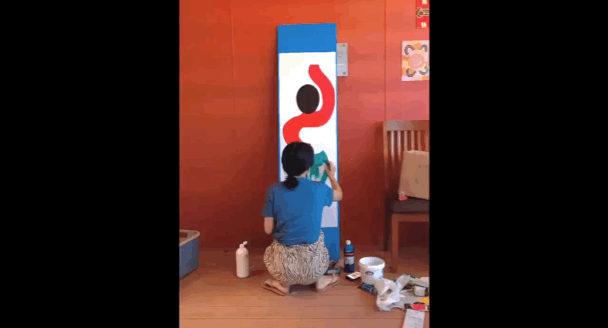 姚明明把中国风的画卖给了土著社区 姚明明把中国风的画卖给了土著社区
